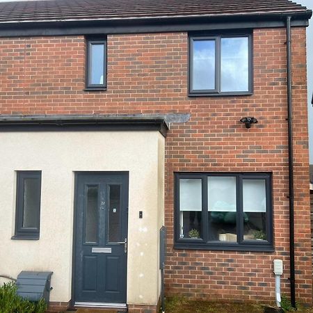 Village House St Mellons - Close To A48 And M4 Cardiff Eksteriør billede