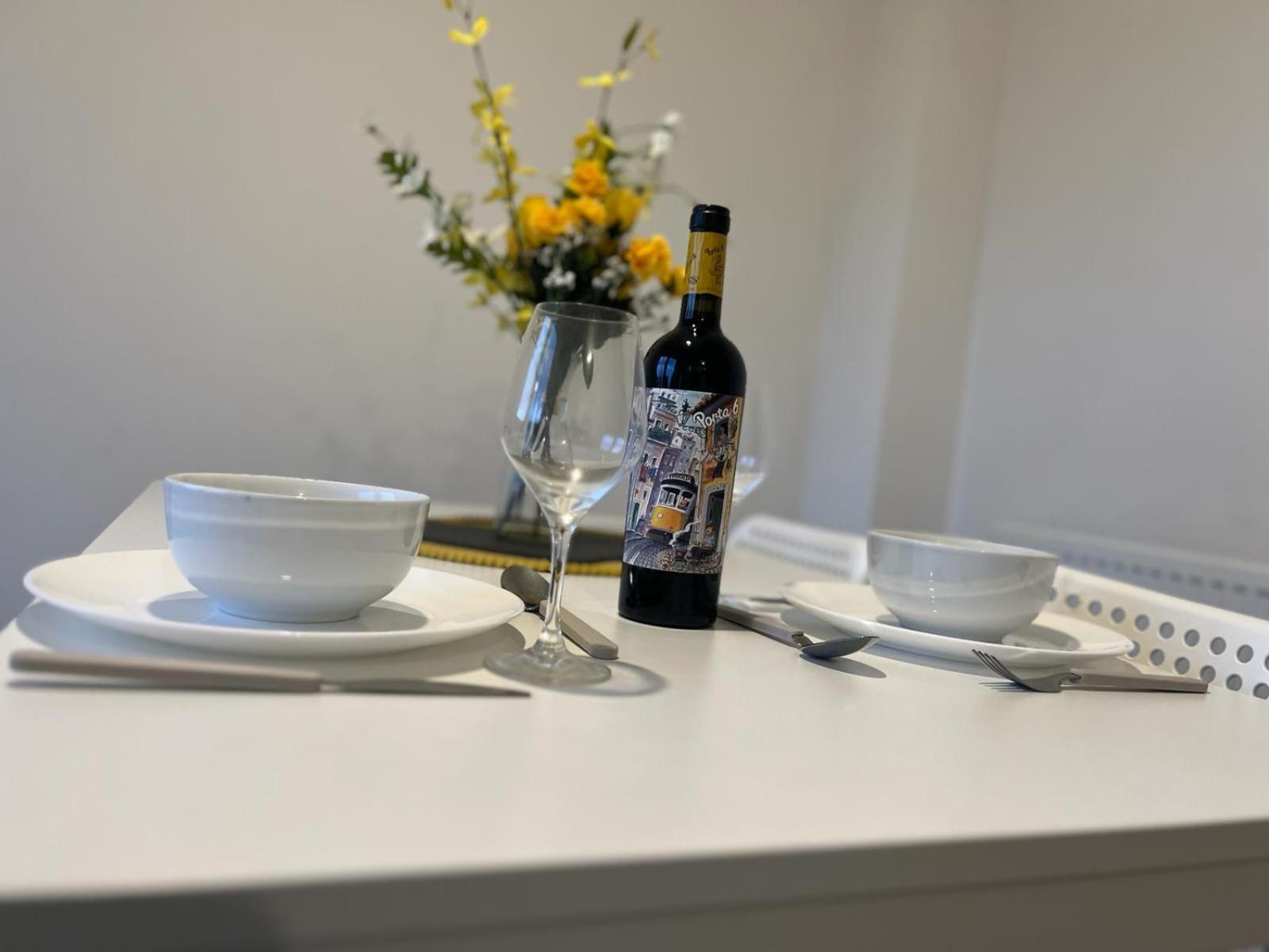 Village House St Mellons - Close To A48 And M4 Cardiff Eksteriør billede